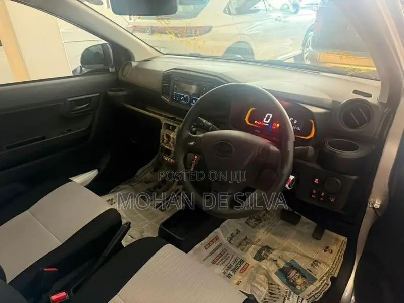Daihatsu Mira L 2025