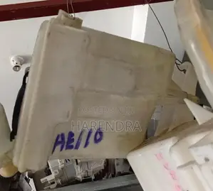 Toyota AE 110 Windshield Wiper Washer Tank