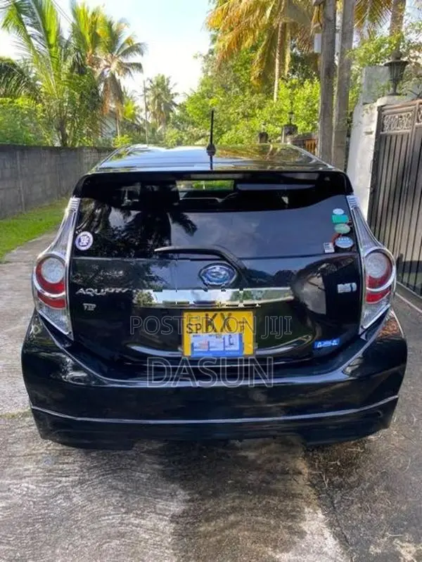 Toyota Aqua 2013