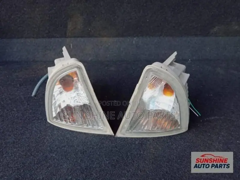 Toyota Aqua NHP 10 Signal Light