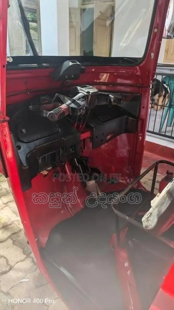 Bajaj RE 2012