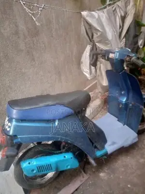 Bajaj Chetak Medium 2015