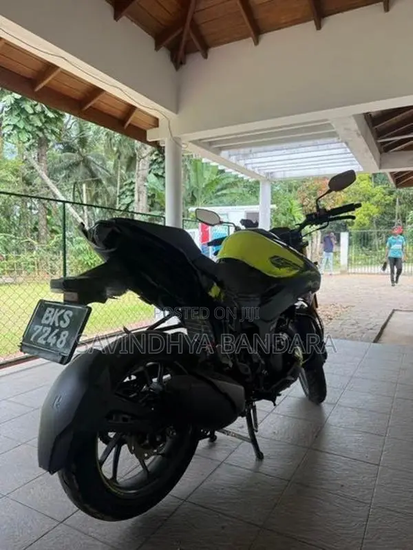 Hero Hunk 160R 4V 2025