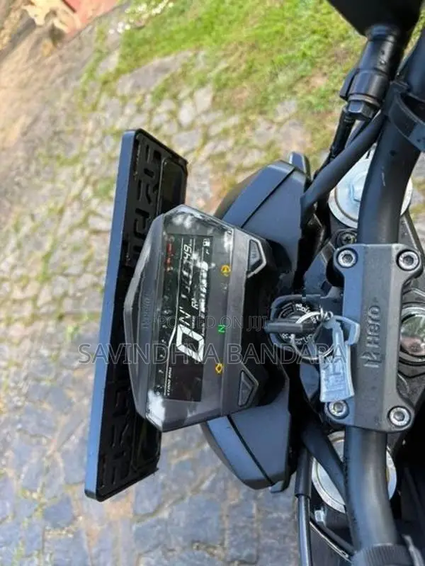Hero Hunk 160R 4V 2025