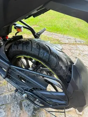 Hero Hunk 160R 4V 2025