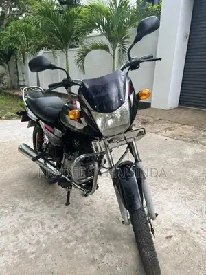 Bajaj CT100 2012
