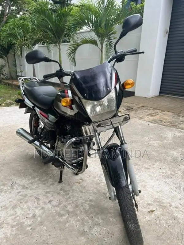 Bajaj CT100 2012
