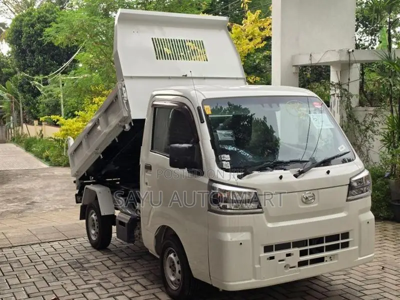 Daihatsu Hijet Dump Truck (Tipper) 2022