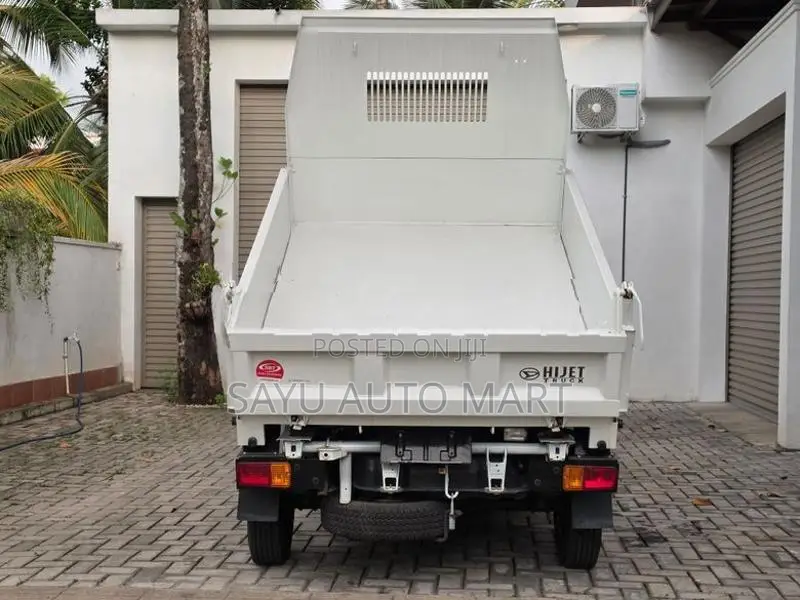 Daihatsu Hijet Dump Truck (Tipper) 2022
