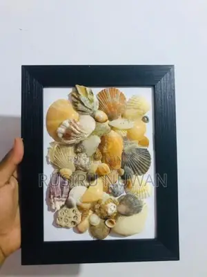 Handmade Natural Seashell Photo Frame / Wall Art