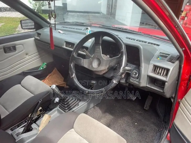 Nissan Sunny 1985