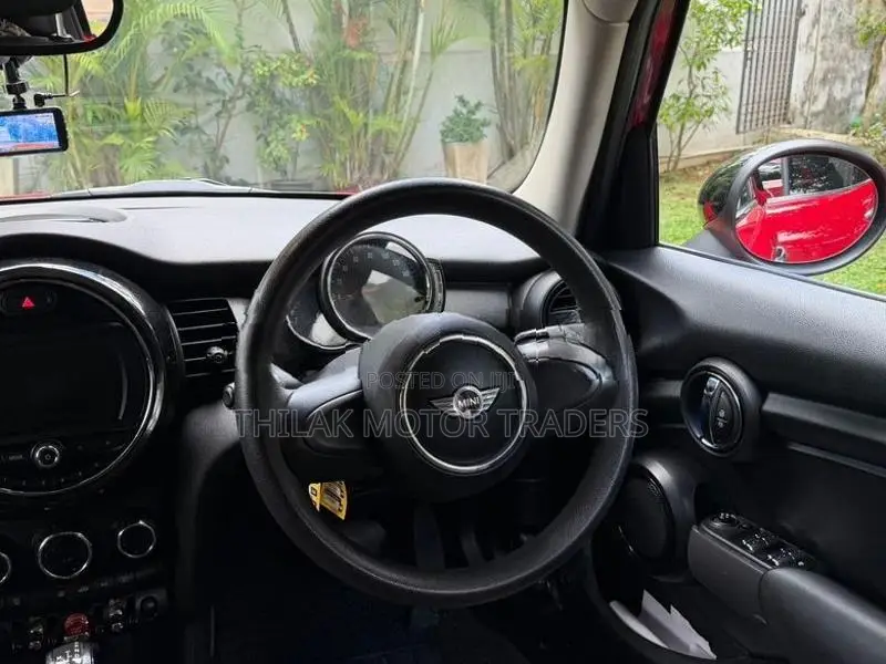 Mini Cooper One 2021