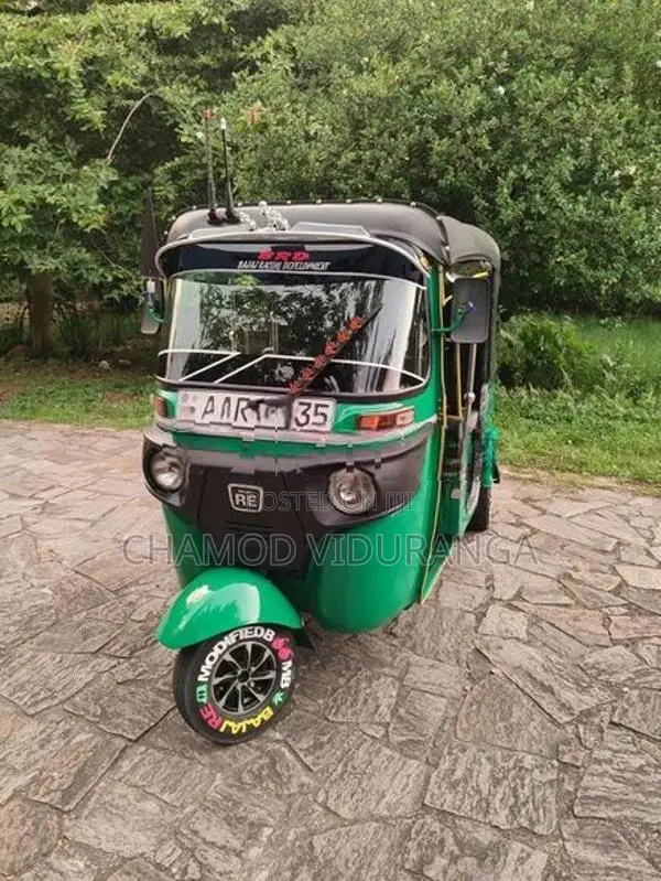 Bajaj RE 2014