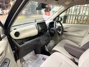 Mitsubishi eK Wagon 2025