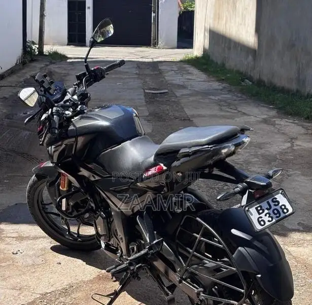 Bajaj Pulsar N160 2025