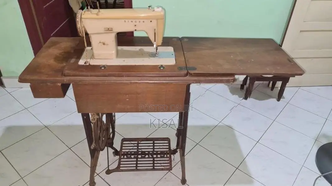 Singer Zig Zag Sewing Machine