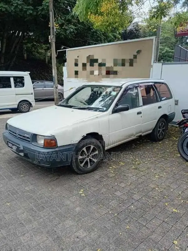 Nissan AD Wagon 301 1996