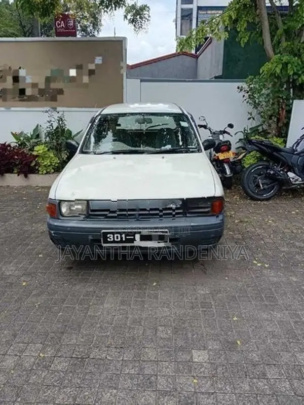 Nissan AD Wagon 301 1996
