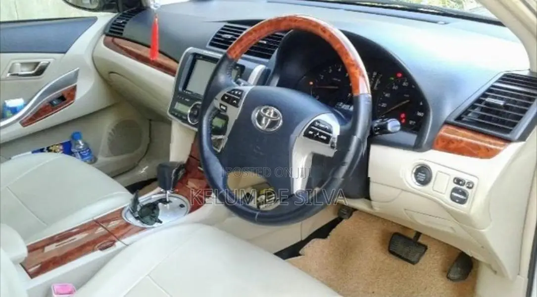 Toyota Premio 2015