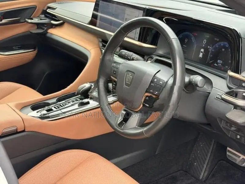 Toyota Crown Sport Z HEV 4WD 2025