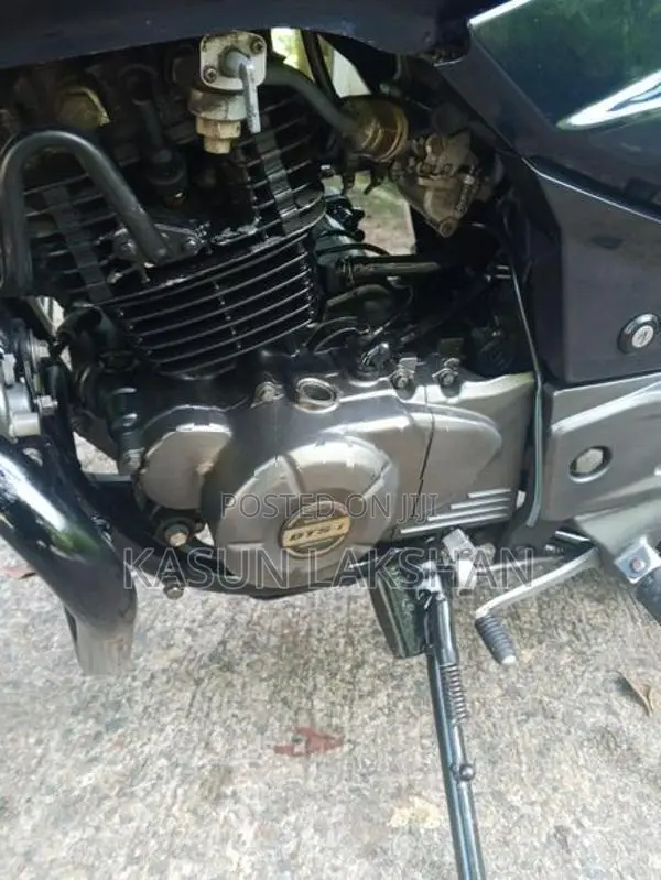 Bajaj Pulsar 180 2018