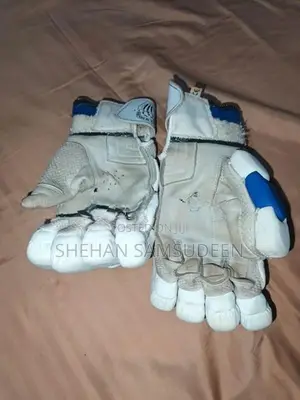 Left Hand Cricket Gloves