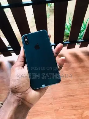 Apple iPhone XS (Used)