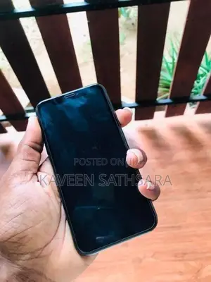 Apple iPhone XS (Used)