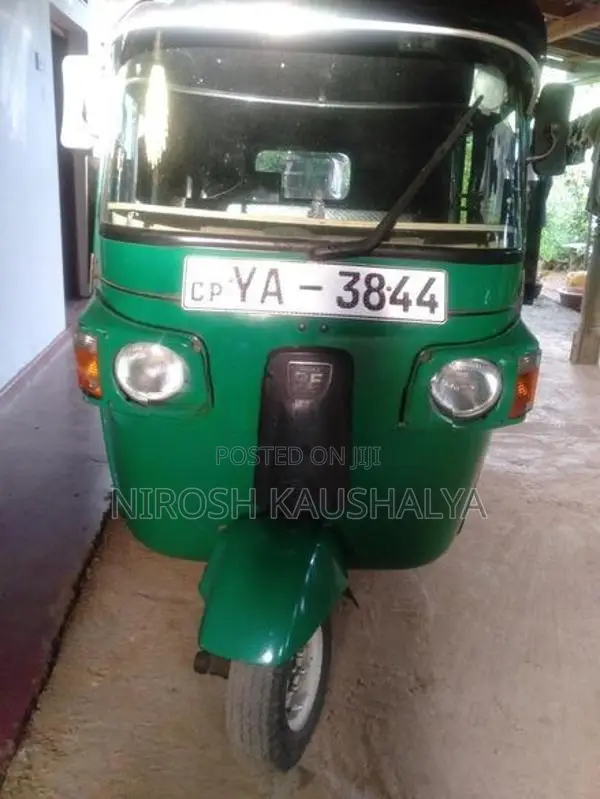 Bajaj RE 2010