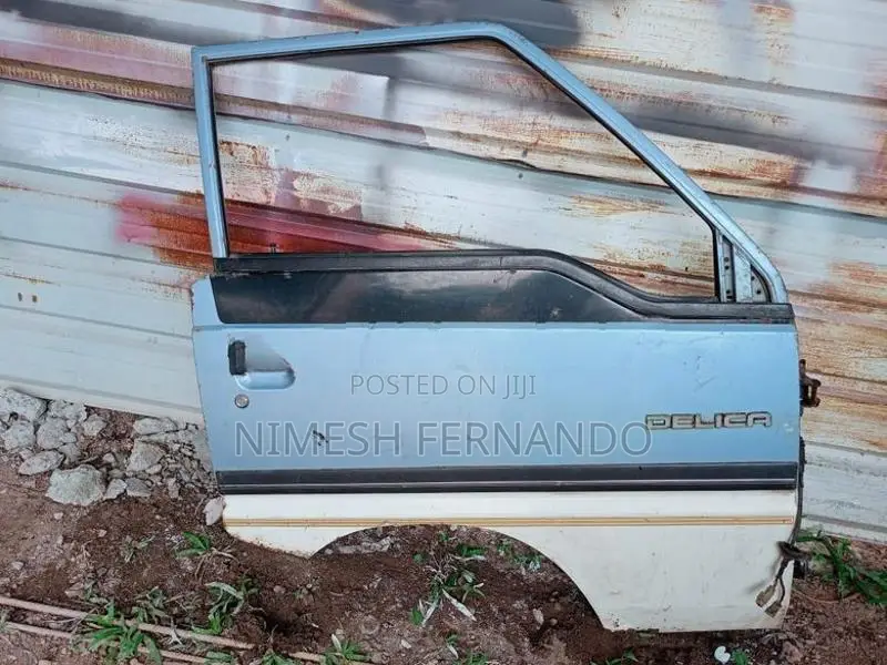 PO5 Mitsubishi Right Side Door