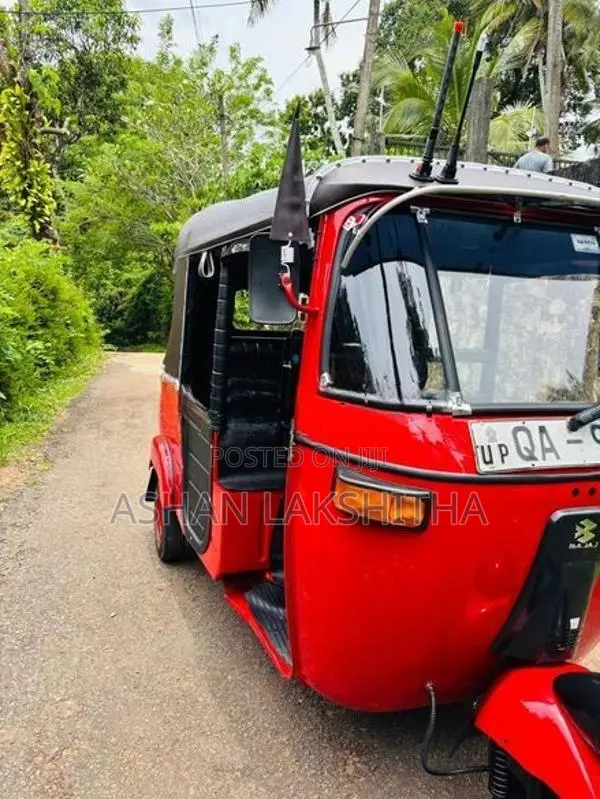 Bajaj RE 2005