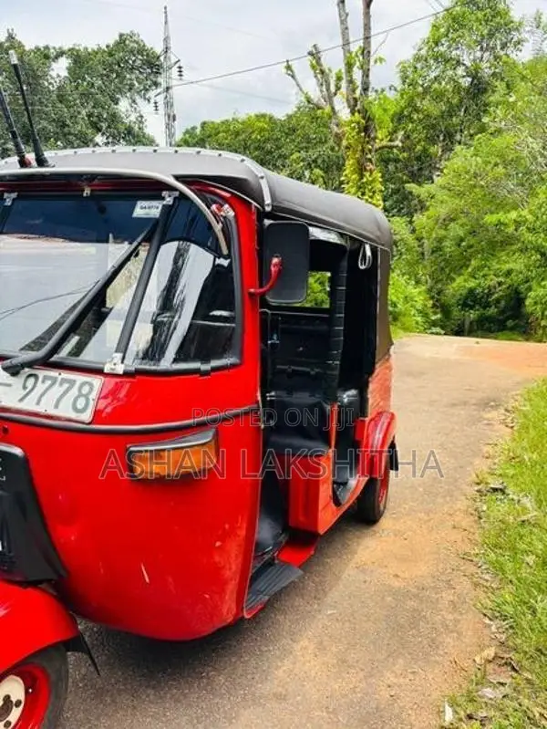 Bajaj RE 2005