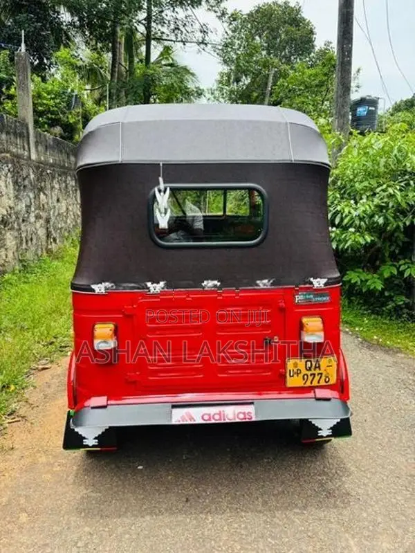 Bajaj RE 2005