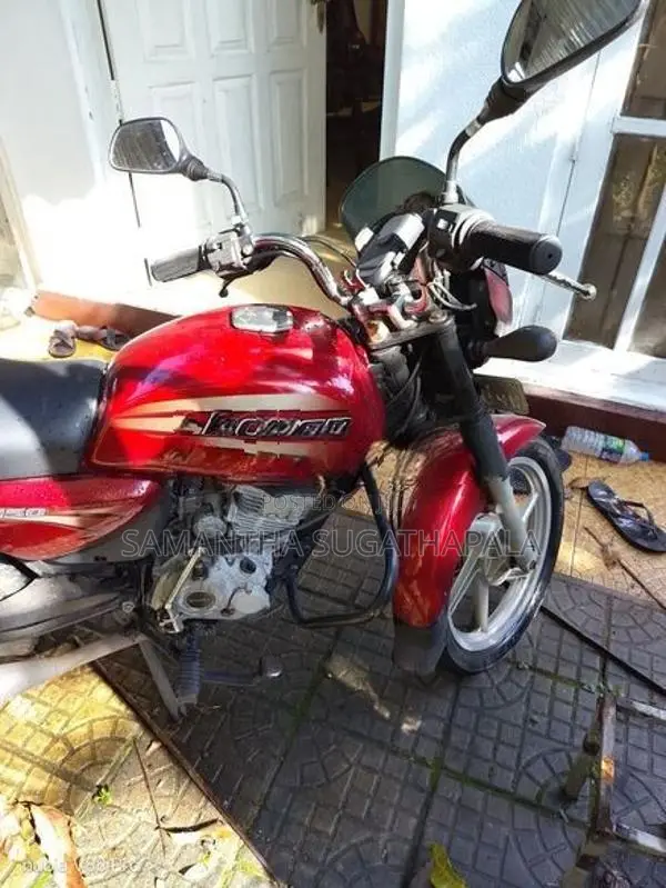 Bajaj Boxer 2011