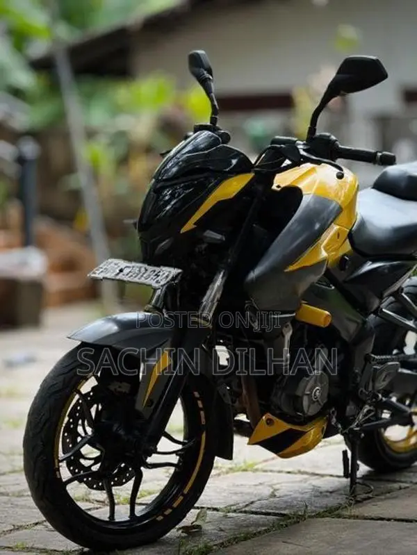 Bajaj Pulsar NS200 BS4 2017