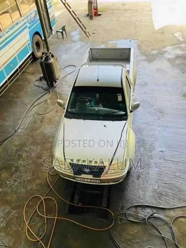 Tata Xenon 2008