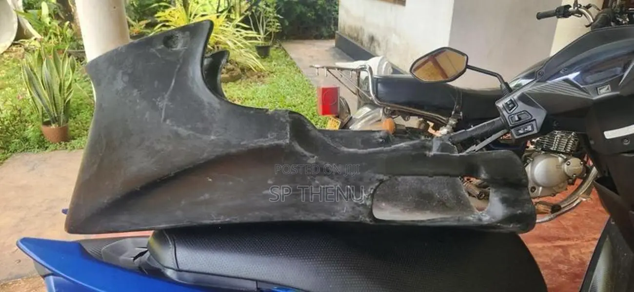 Honda Hornet 250 Black Plastic Cover
