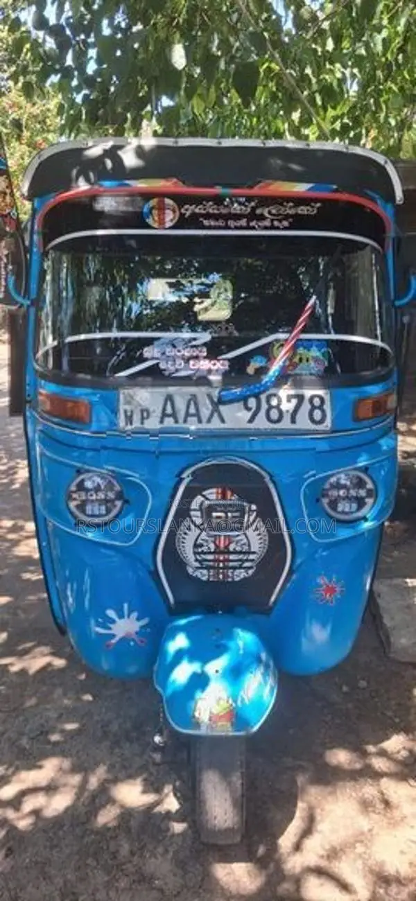 Bajaj RE 2015