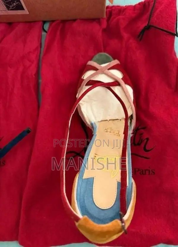 Ladies Shoes Christian Louboutin Shoe .