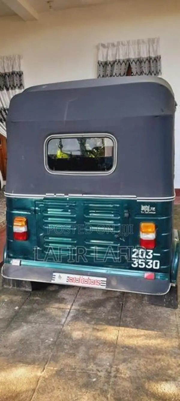 Bajaj RE 1999