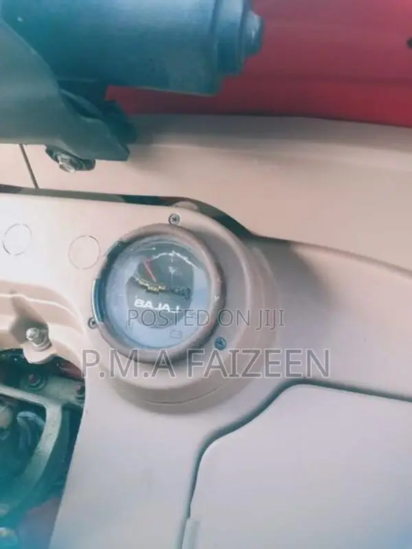 Bajaj RE 2015