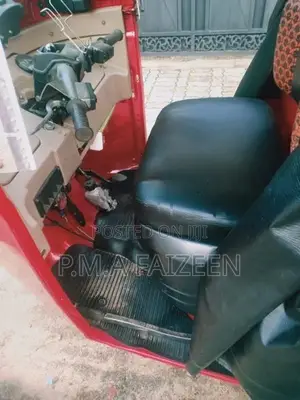 Bajaj RE 2015