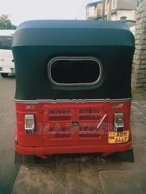 Bajaj RE 2015