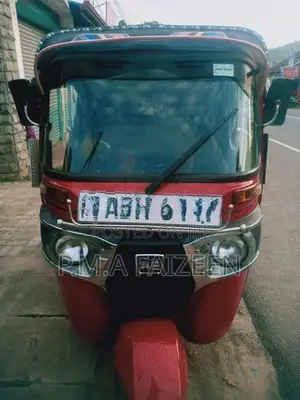 Bajaj RE 2015