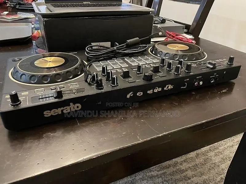 DDJ - REV1 DJ Controller