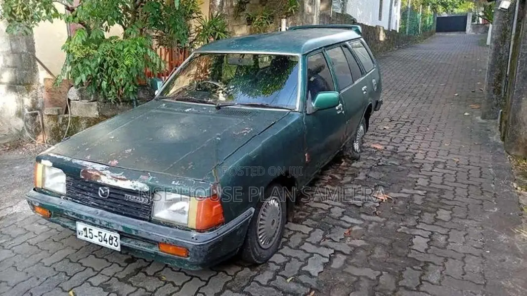 Mazda 3 Deluxe 1985