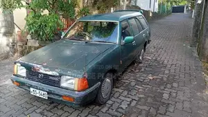 Mazda 3 Deluxe 1985