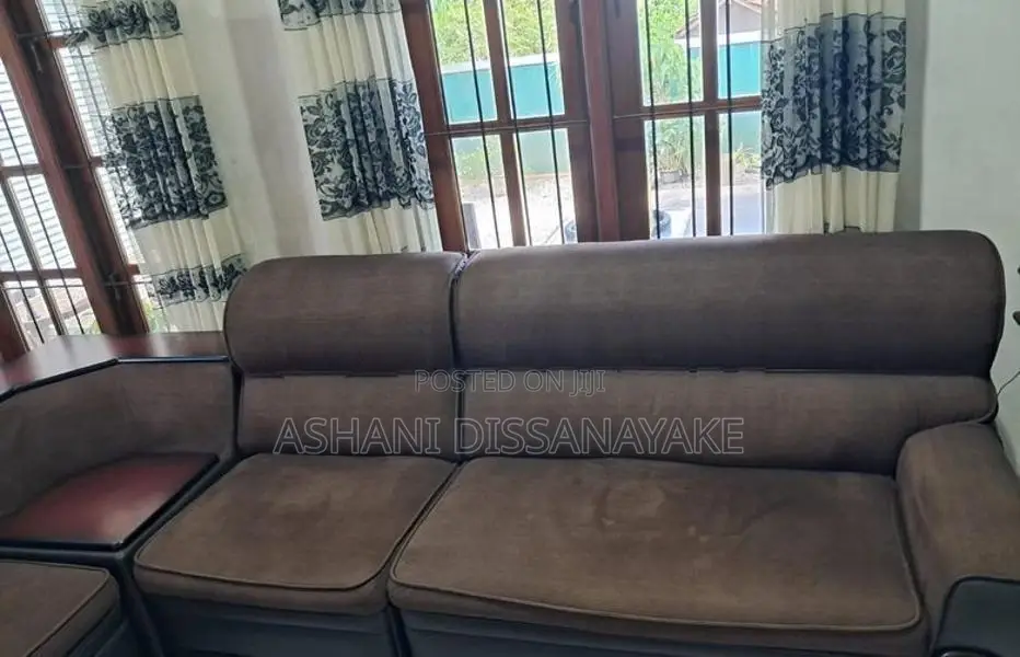 Damro Sofa Set