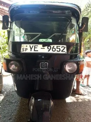 Bajaj RE 2010