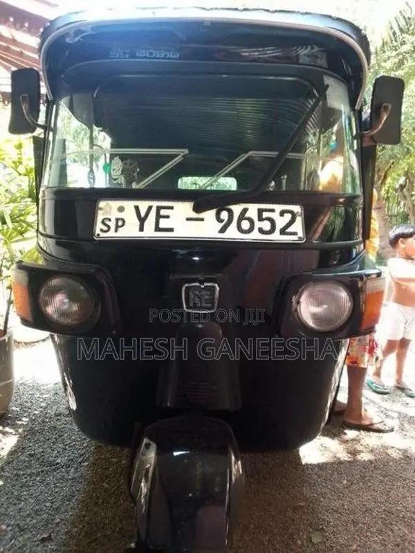 Bajaj RE 2010